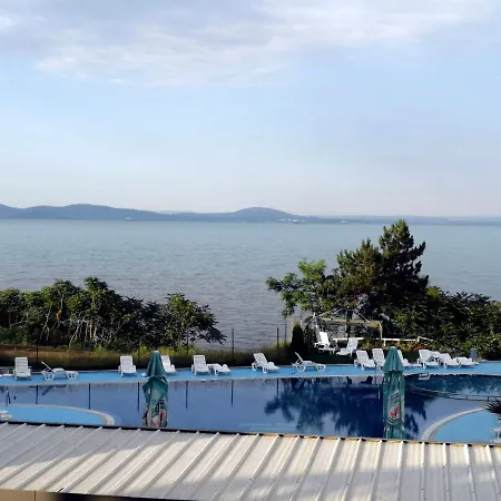 Апартамент Private With Sea View In Blue Bay Pallace